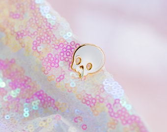 Snotty Skull Pin