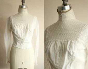 Vintage 1900s Blouse, Antique White Shirt With Lace Front. Pigeon Bust