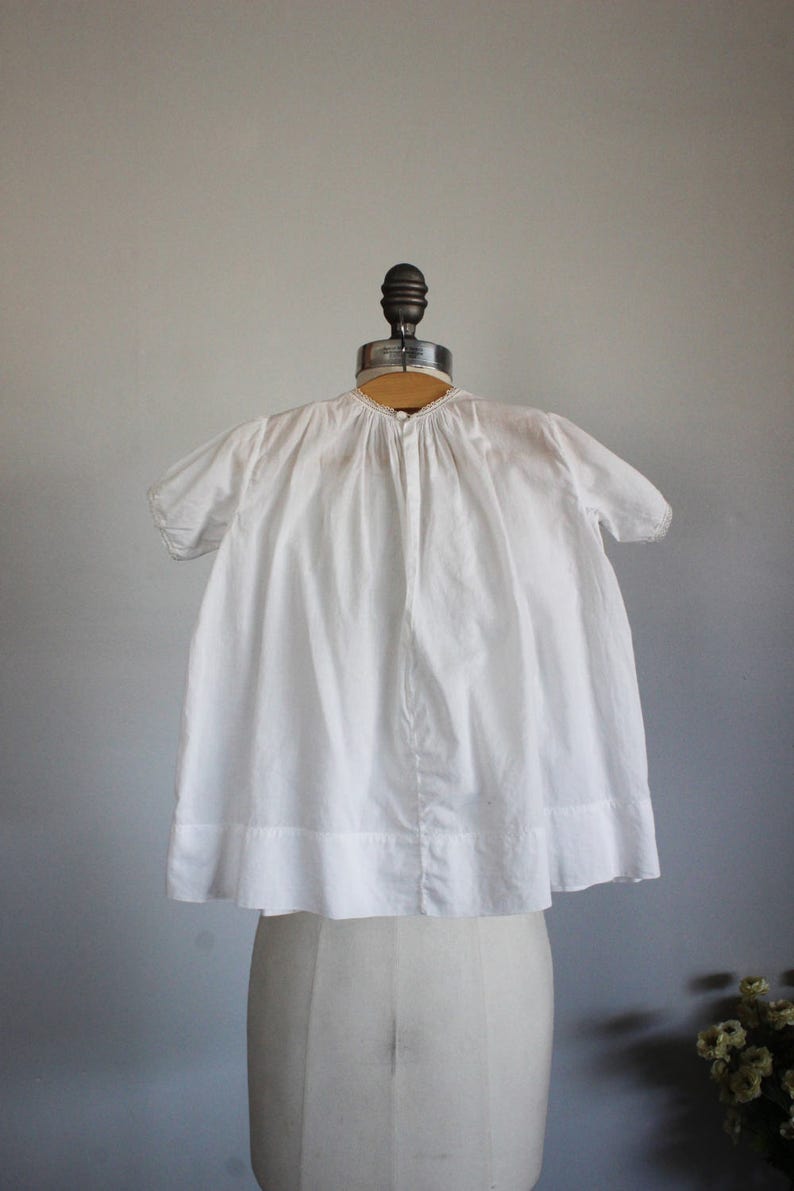 Vintage 1910s 1920s Baby Girls White Cotton Smock Dress Cloth Buttons Christening Baptism Dress Lace Trim