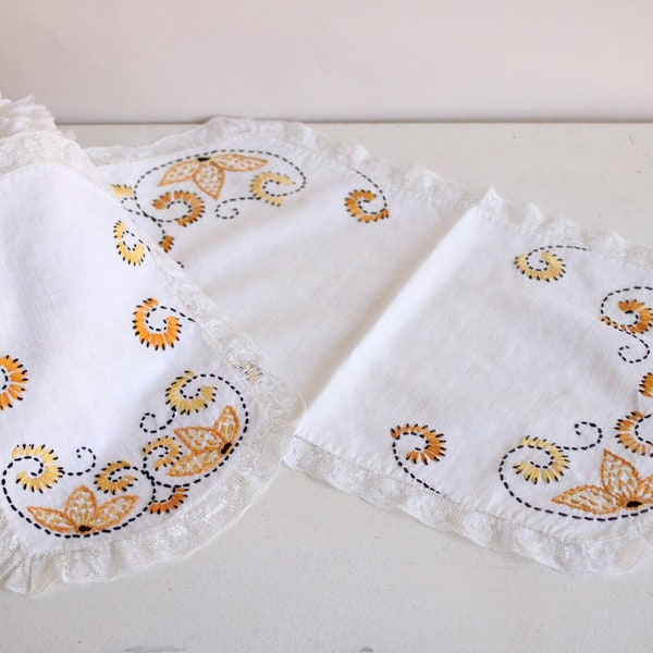 Vintage 1940s Couch Cover Set, 2 Sofa Covers Embroidered, Linen Doilies