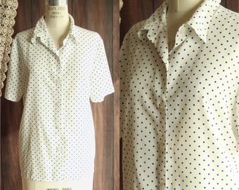 Chemisier vintage des années 1980, chemise à manches courtes Volup bleu sur blanc à pois
