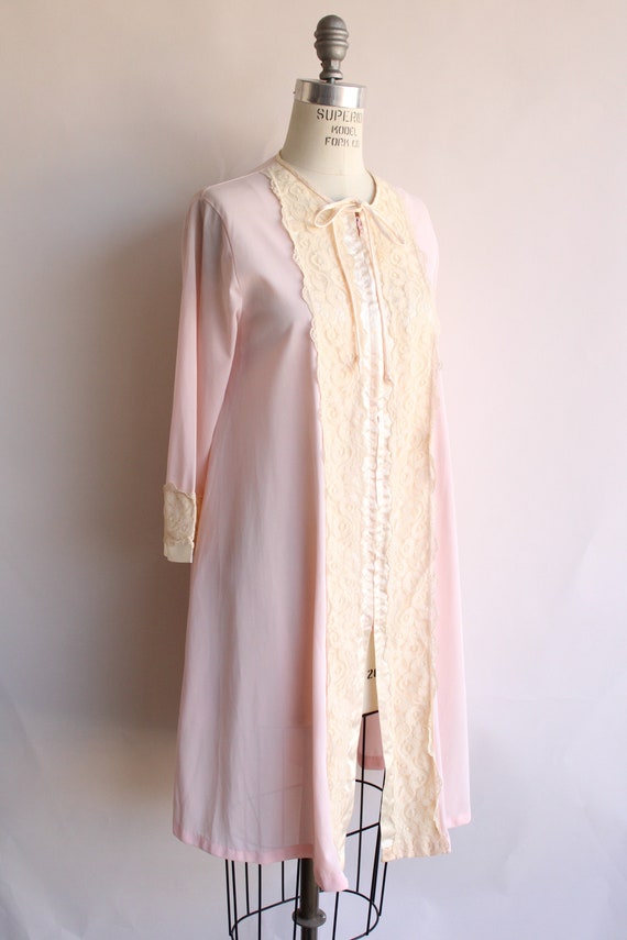 Vintage 1970s Peignoir, Gilead Pink And Lace Nylo… - image 6