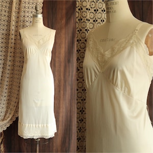 Vintage 1950s 1960s Full Slip, Volup Ivory Nylon Slipdress, Lace Trim