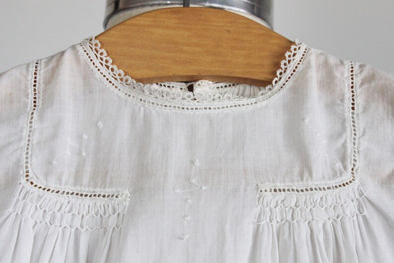 Vintage 1910s 1920s Baby Girls White Cotton Smock Dress Cloth Buttons Christening Baptism Dress Lace Trim