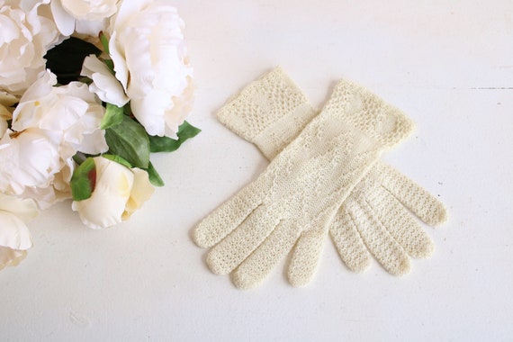 Ivory Crochet Wrist Gloves