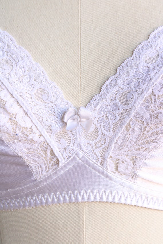 Vintage 1980s 1990s Bra, White 36B, Warners Lace Charmers, No
