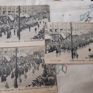 Três desfiles belgas de cartões postais de 1905 - cartões postais comemorativos antigos em litografia preta e branca de 1905 - cartões antigos - história