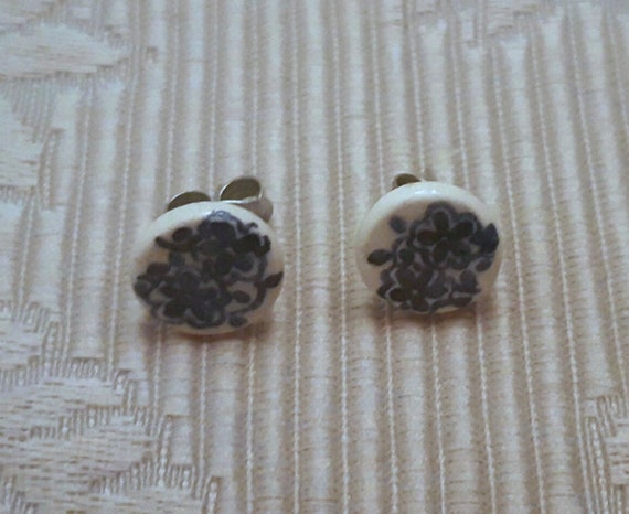 Blue on white floral ceramic earrings, New old st… - image 1