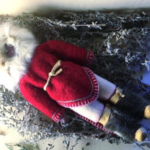 Inuit Elder Doll Sculpture - Inuk with white hair, Hand sewn face, heavy wool Red parka hand embroidered, vintage Inuit art, 12 inches high