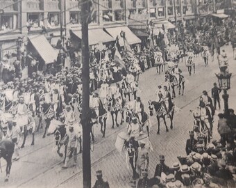 1905 parade in Belgium - cortege publique - with horseback costumed people - black and white litho card - antique post card - rare