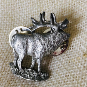 Moose pin, male moose, buck, pewter pin, label pin, brooch, vintage NOS , new old stock, mammal, Animal pin, mooz, hunting, hunter