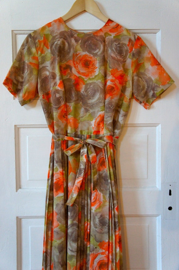 1950s vintage floral print dress with tie belt and