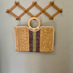 1970s straw handbag beach bag wood handles tote bag