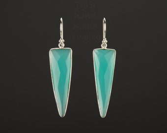 Brincos longos de calcedônia azul água, brincos de pedras preciosas naturais, punhal triângulo facetado calcedônia azul água, presente de aniversário, presente de aniversário