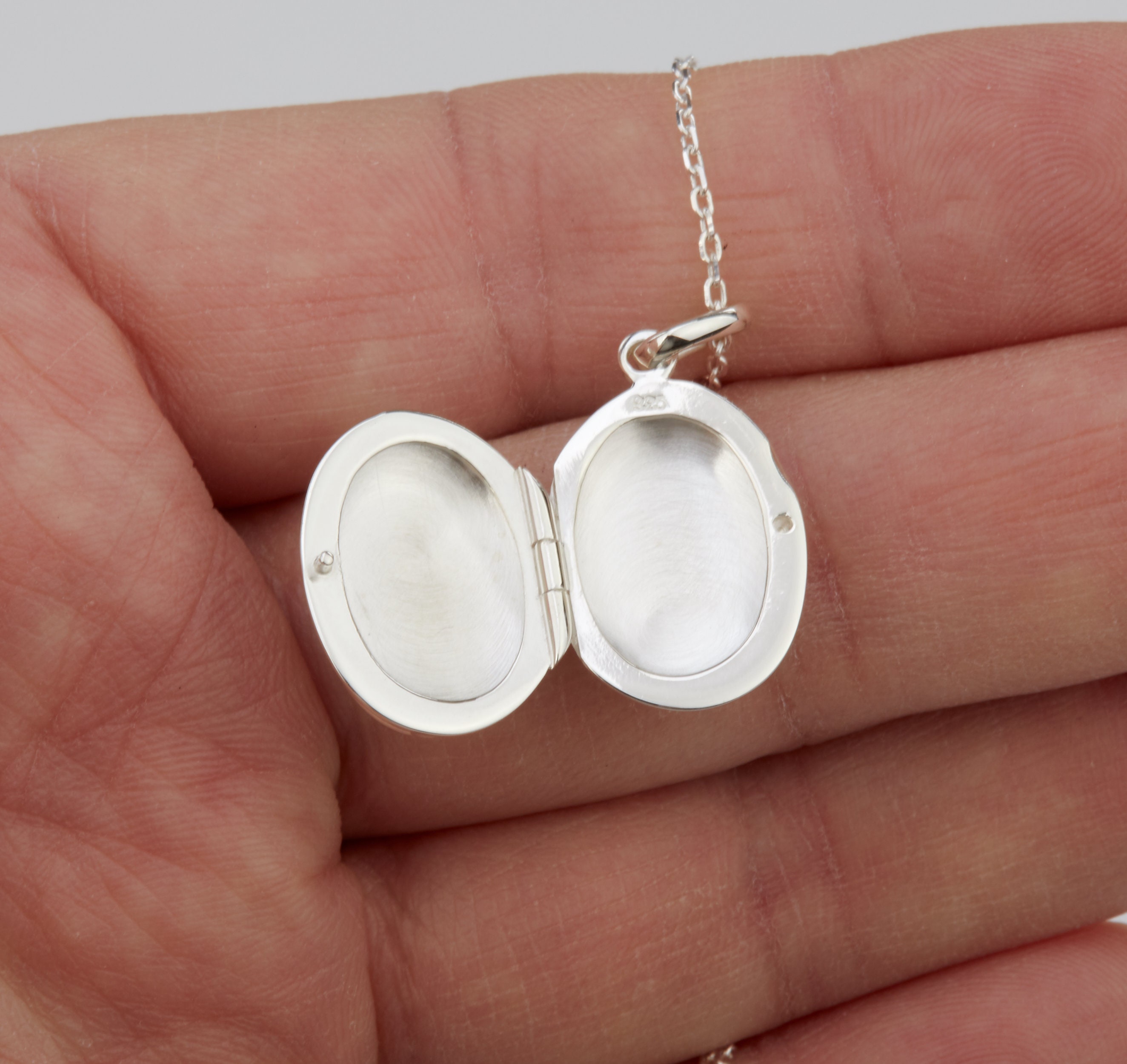 Gs Names Lockets Mother of Pearl Sterling Silver Oval Locket With Photo,oval Photo ...