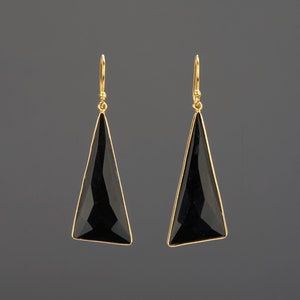 Langer dreieckiger schwarzer Onyx Ohrring,langer Anhänger schwarzer Onyx,facettierter Edelstein Ohrring,Schwarzes Kleid Ohrring,Geburtstag Geschenk,Mutter Geschenk