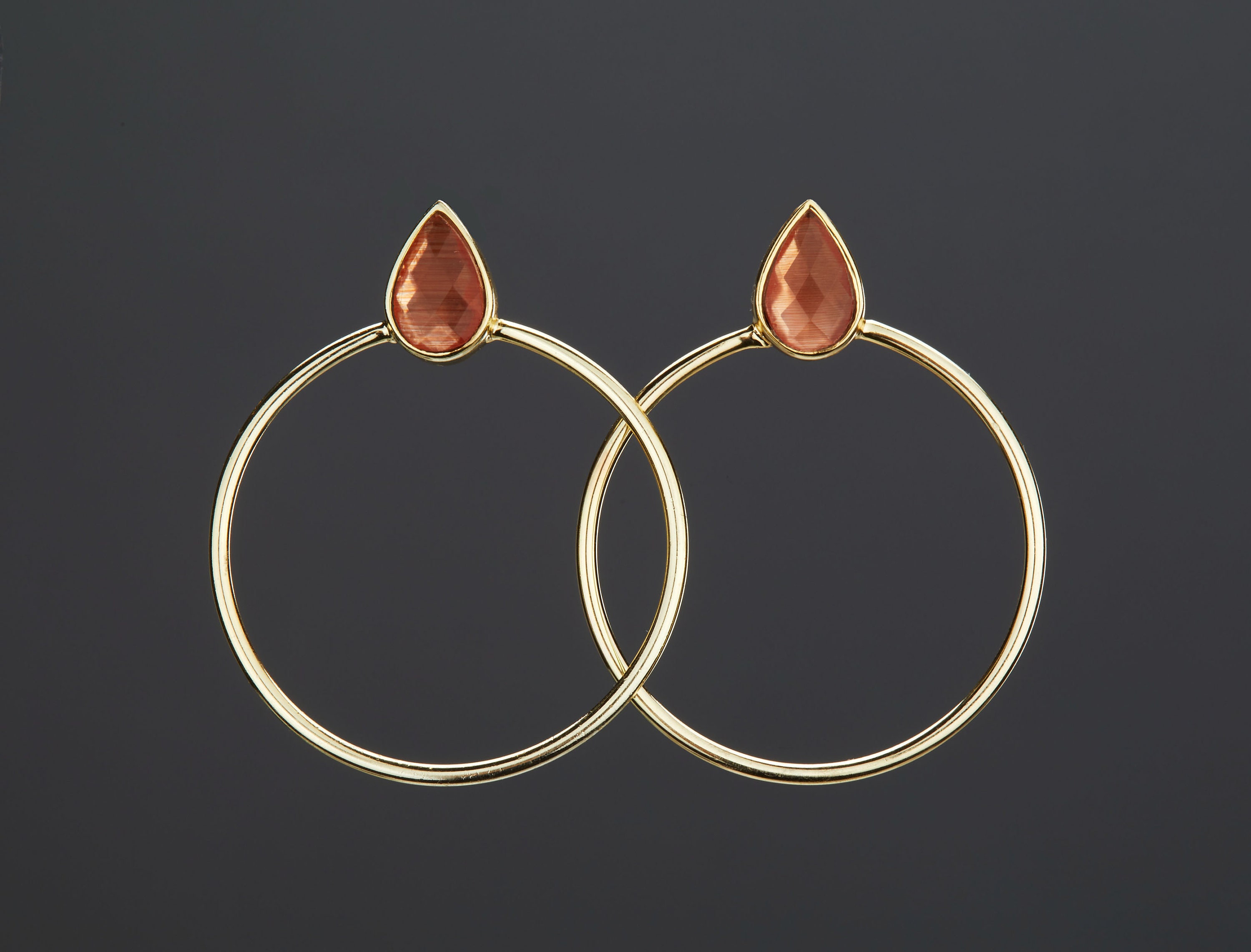 Large gold tone hoop earrings with carnelian top post,waterdrop carnelian earring,large gold circle earrings,brownish red stone earring