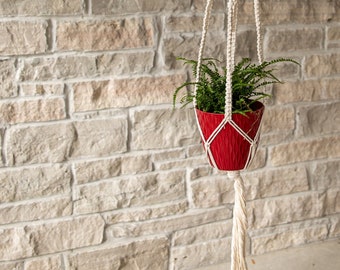 Macramé plant hanger