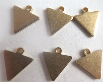 Raw brass triangle charms -10x9mm -5 pcs-brass jewelry supply findings-metal triangles connectors, stamping ,accent geometric supply