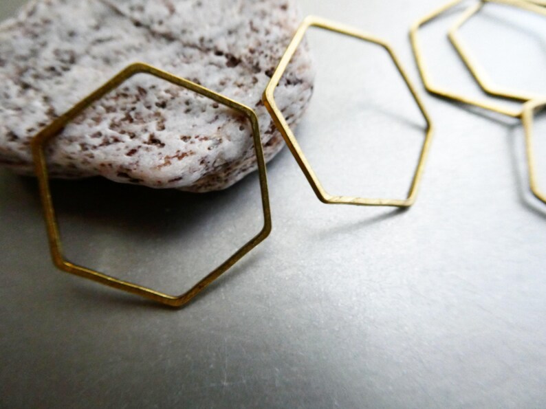 Breloque hexagonale en laiton doré de 22 mm - 7,14 anneaux nid d'abeille - apprêts pour la création de boucles d'oreilles image 4