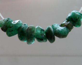 Cristales de esmeralda en bruto, cuentas de 3-4 mm, 1 pulgada de hilo de piedras preciosas, cuentas artesanales naturales, fabricación de joyas.