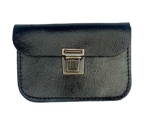 Hector Small black, no sign.