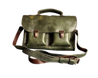 MEDIUM 2 pockets green