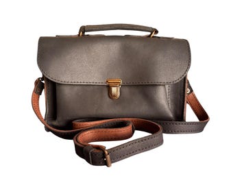 Black Leather Crossbody Bag: Reinforced Adjustable Strap