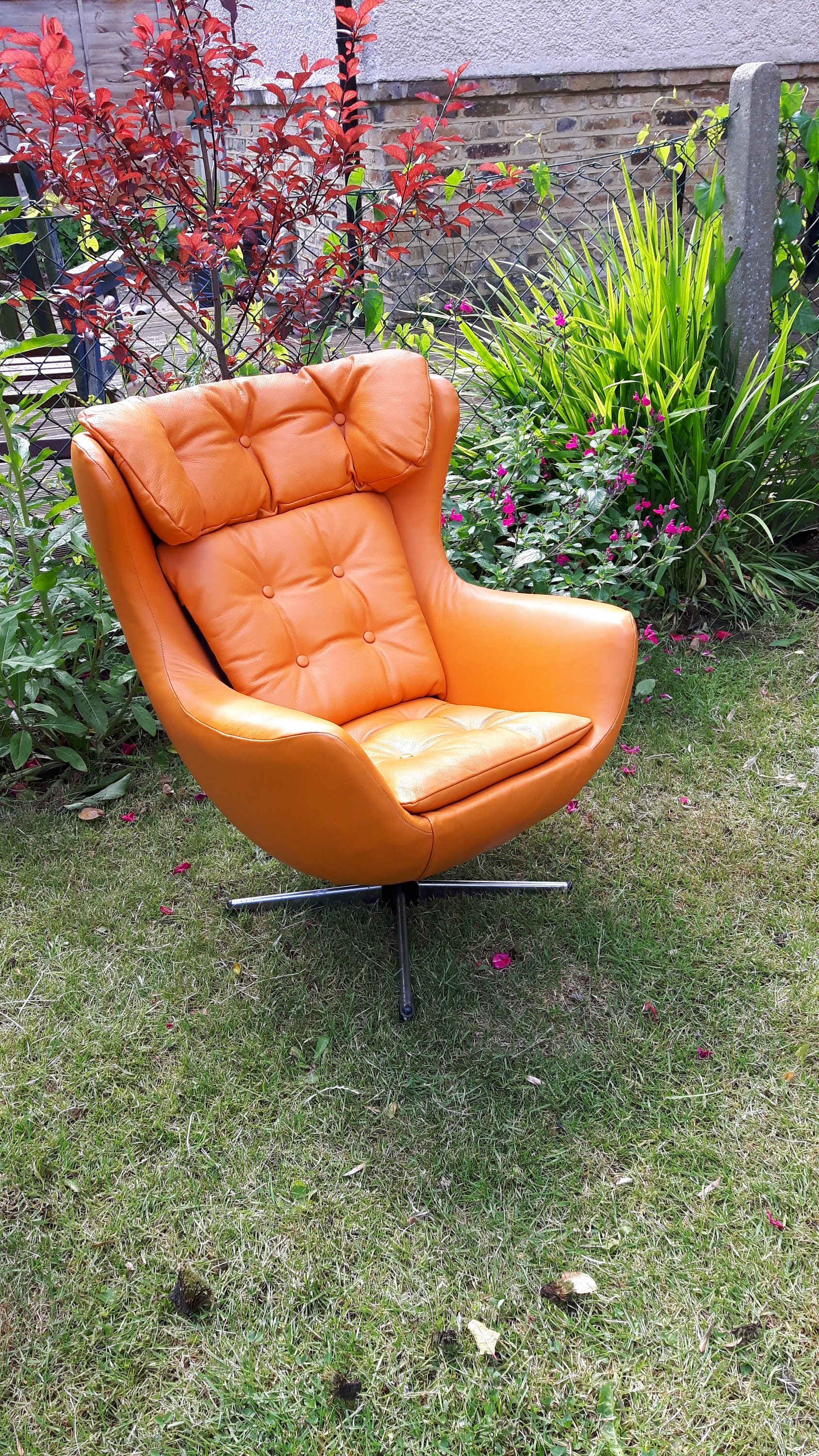 Orange egg chair clearance