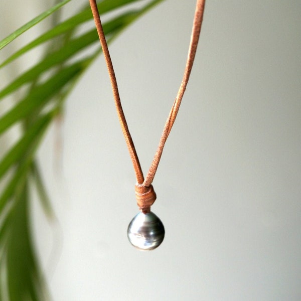Perle de tahiti, cuir australien, collier femme adaptable