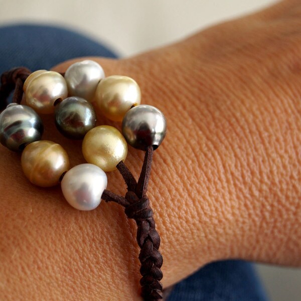 Bracelet femme perles de tahiti, perles dorée et blanches australienne, cuir tressé, fermoir perle tahiti