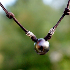 Black tahitian pearl,  men chocker,  australian natural leather, silver 925 bead as clasp