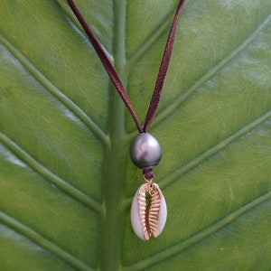 Tahitian pearl, cowrie pendant, australian leather,adjustable woman necklace,
