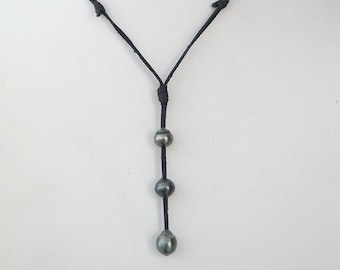 Tahitian pearls, woman pendant necklace, australian black leather, adjustable