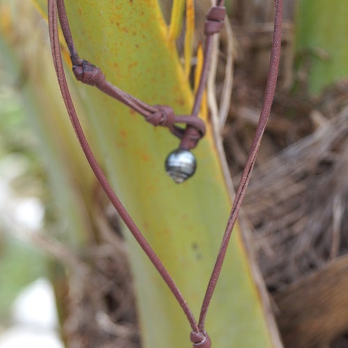Tahitian pearl, australian leather, tahiti shops pearl as clasp, man necklace