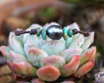 Tahitian pearl, turquoise beads, women adjustable bracelet, hand rolled leather