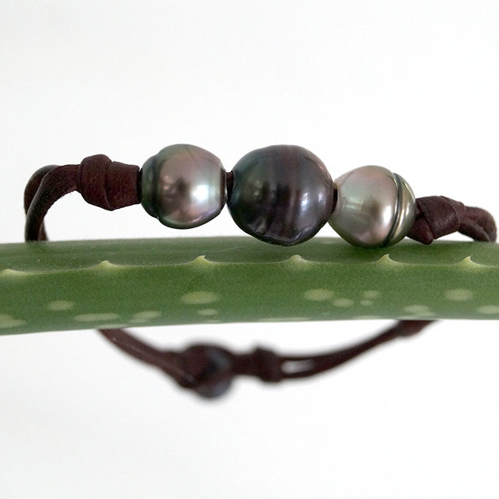 Tahitian Pearls, Leather Men Bracelet, Tahiti Pearl as Clasp - Etsy