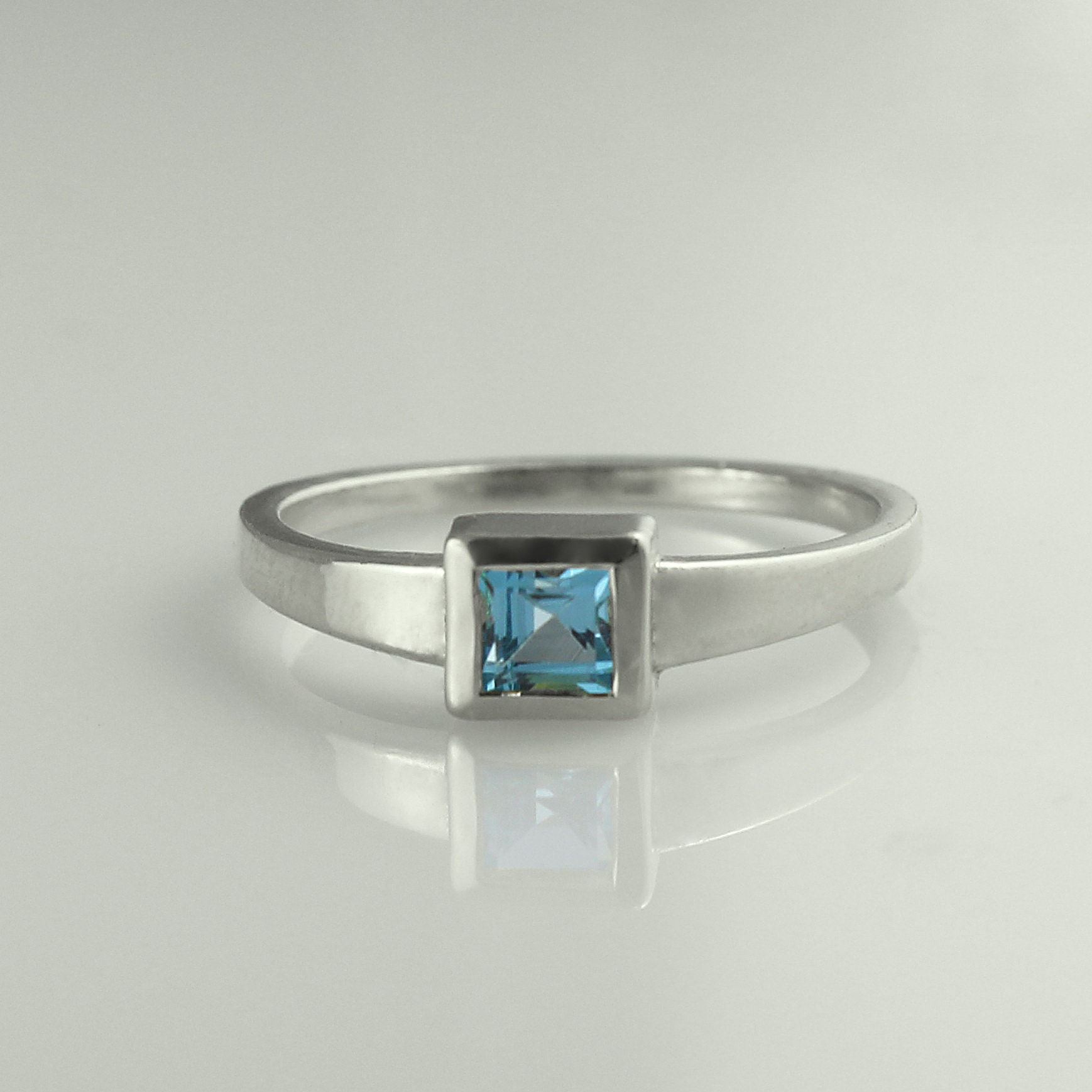 1.0 CT Blue Topaz Gemstone Ring Genuine Sky Blue Topaz Blue Topaz Ring 14k Or Bijoux Bagues Solitaires November Birthstone Promise Ring /Gift For Her 