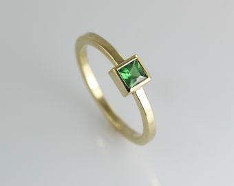 Unique Engagement Band, Square Stone Ring, Gold Emerald Ring, Emerald Engagement Ring, Promise Ring For Her, Minimalist Ring, Solid Gold