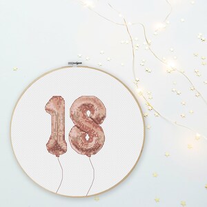 18e nombre ballons joyeux anniversaire typographie motif point de croix or argent or rose