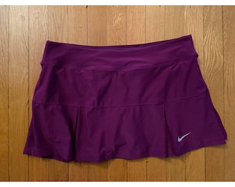 Nike Aubergine Tennis Faltenrock Damen Groß