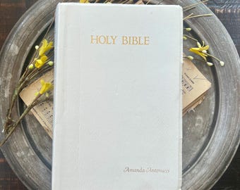 Vintage 1982 Thomas Nelson NKJV White Holy Bible