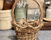 Vintage Woven Grapevine Basket with Star Shaped Edge