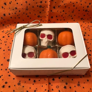 Orange cream pumpkins / Caramel skulls Combo package 6/package