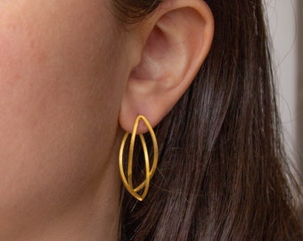 Blouson d'oreille doré, boucles d'oreilles minimalistes, clous d'oreilles en or brossé, or vermeil mat