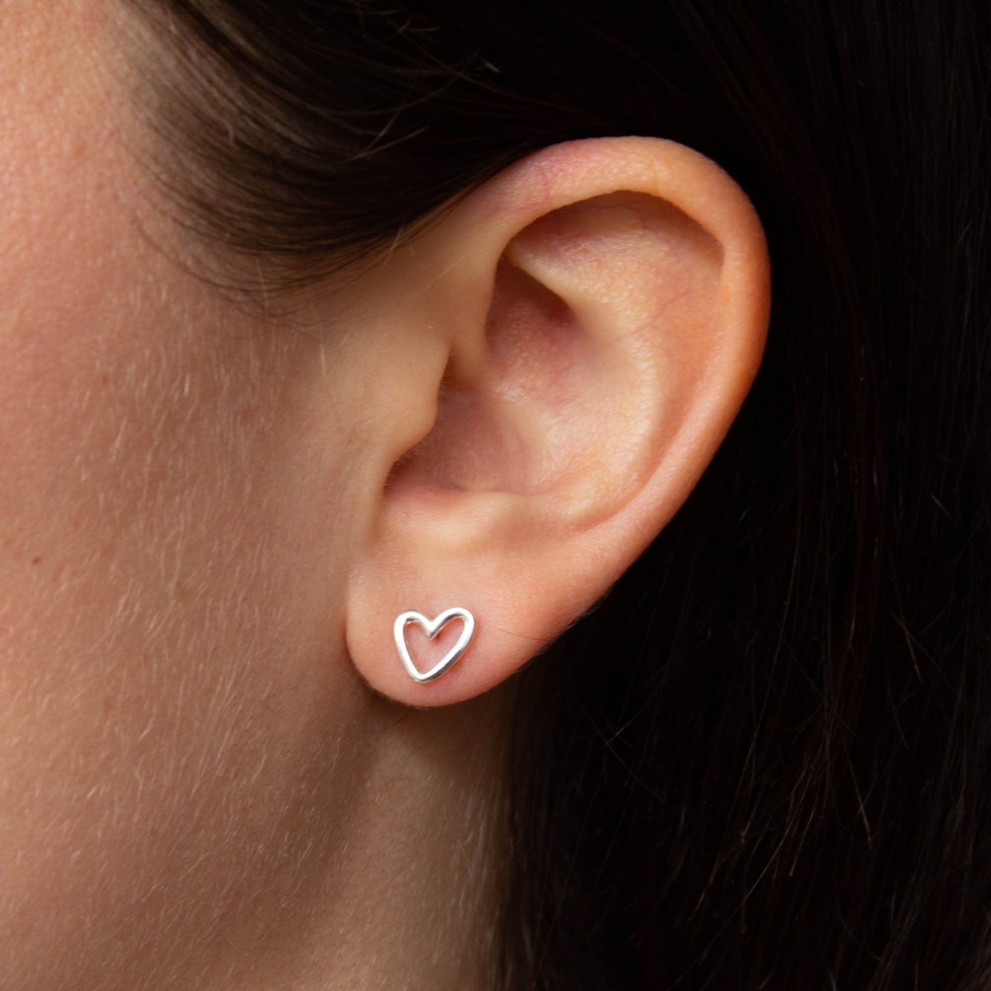 Mini Pearl Heart Stud Earrings (Silver)