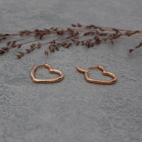 Heart shaped shop earrings hoops