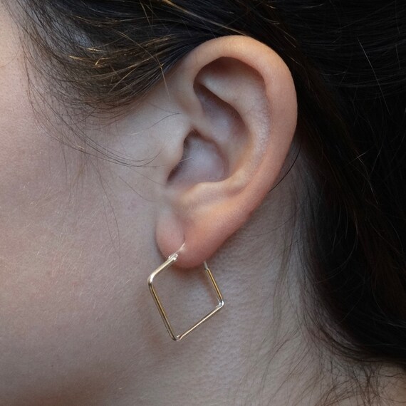 silver-hoops-earrings saltycoconut
