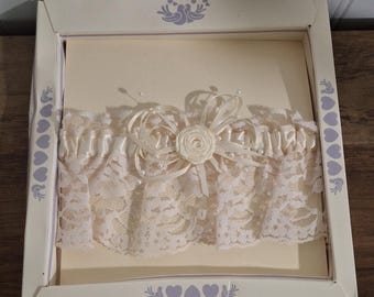 New Vintage 1988 Richard F Nadeau Wedding Bride Lace Garter Ivory Pearl