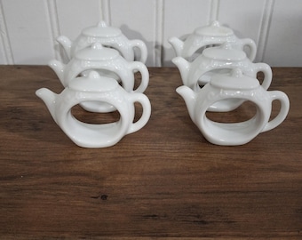Juego de 6 servilleteros de cerámica blanca vintage con forma de tetera, estilo cottagecore, para fiestas de té en el jardín.